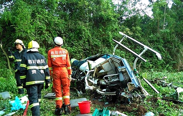 四川資陽勞動鎮一直升機墜落 1人被困死亡